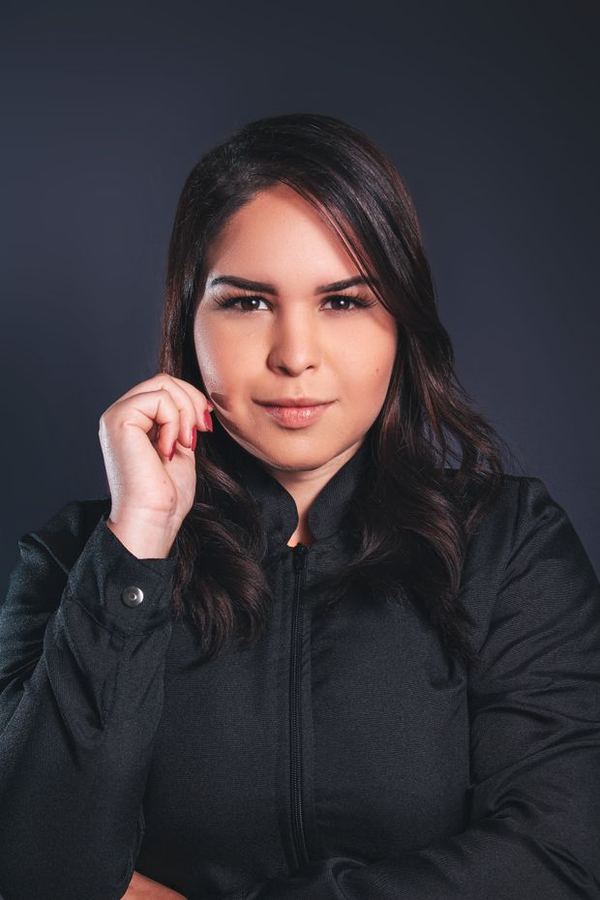 Porträt von Aylin Kurt